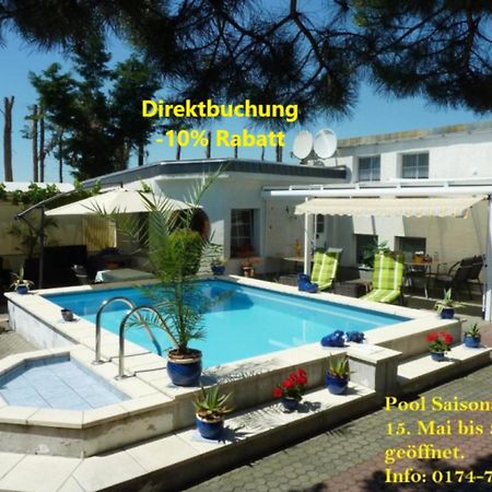 Pension Muench "Am Anger" Neuseusslitz Luaran gambar